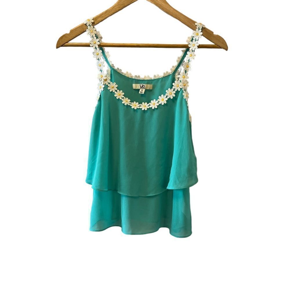 Light Green Floral Trim Lightweight Scoop Neck Flowy Chiffon Tiered Tank Top S